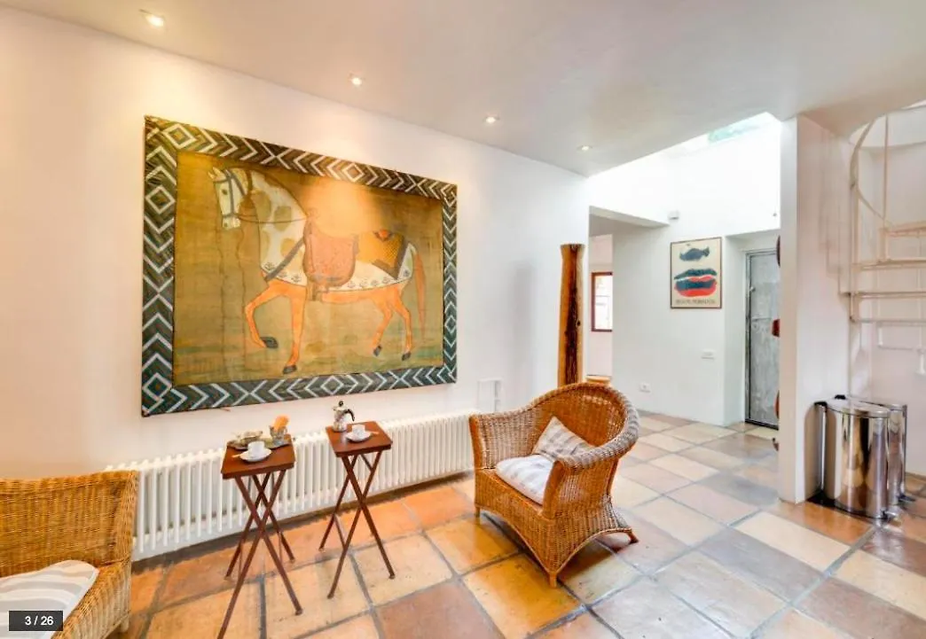 Luxury Art Apartment In Trastevere With Terrace Rome