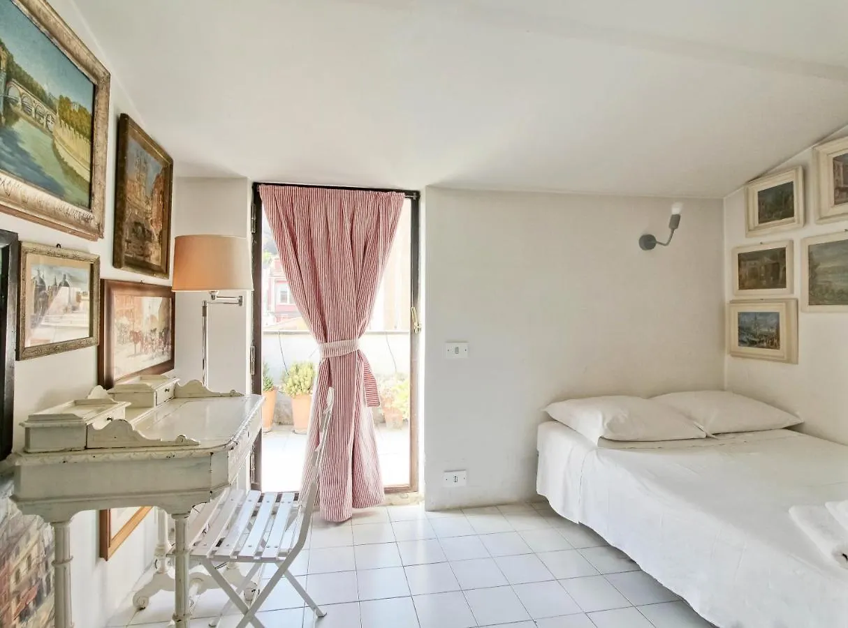 Luxury Art Apartment In Trastevere With Terrace Rome Italy